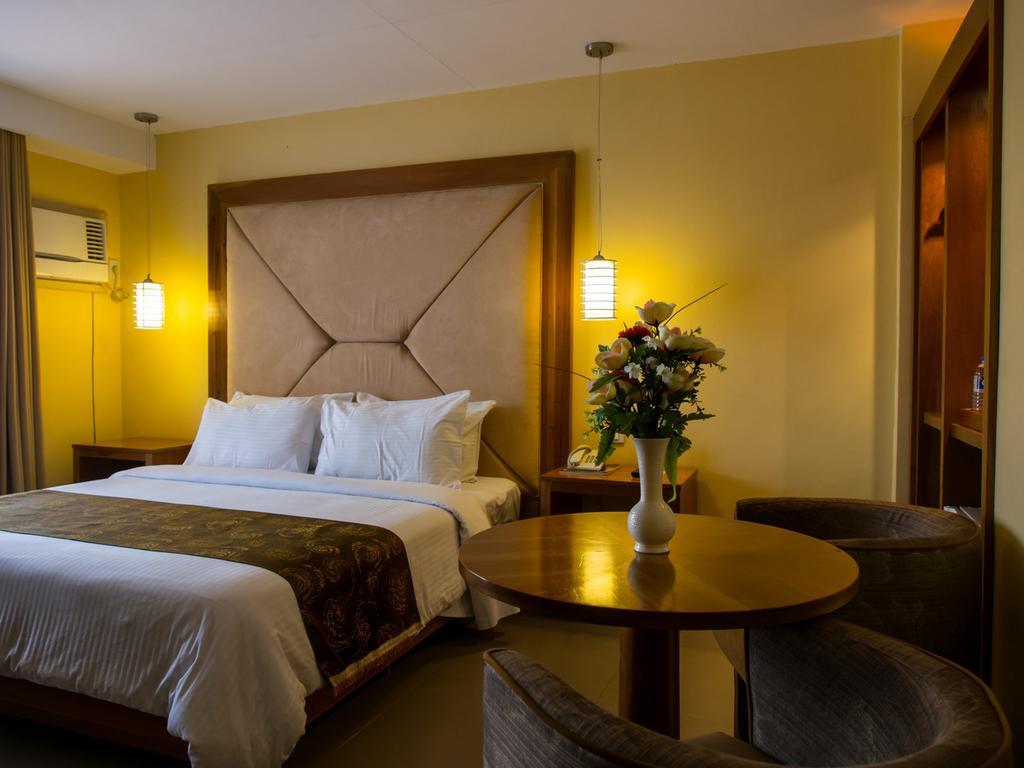 Hotel Del Rio Iloilo City Room photo